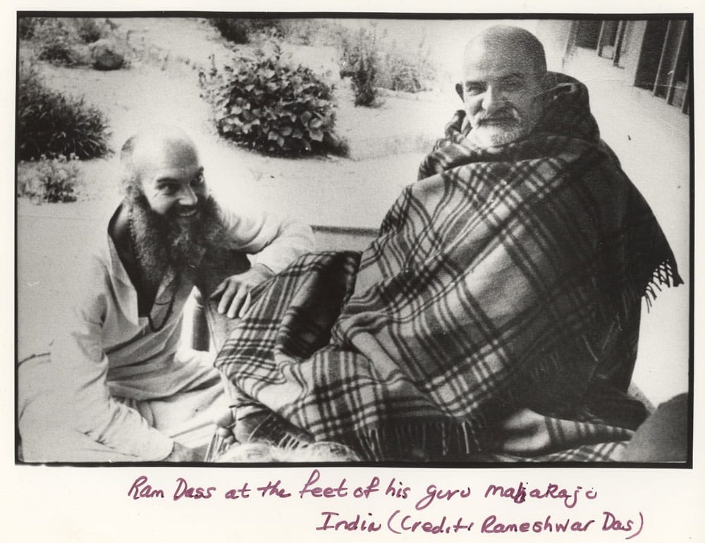 ram dass at the feet of his guru maharaji credit rameshwar das